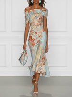 Victoire | Robe midi sirène à épaules dénudées et imprimé floral bleu